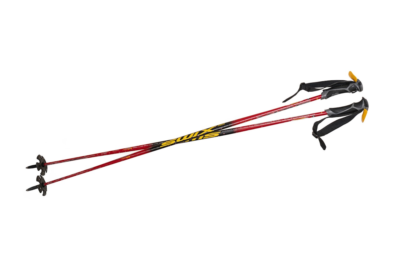 Uknekkelige: Dette er stavene mine. Det er ingen som de, og de er mine: Med aerodynamisk dråpeform skjærer mine to superstaver luften i fillebiter. De er kanskje slitne, men de tåler alt du utsetter de for. Og de kommer til å vare lengre enn oljealderen. Bilde: Bård Basberg Uknekkelige: Dette er stavene mine. Det er ingen som de, og de er mine: Med aerodynamisk dråpeform skjærer mine to superstaver luften i fillebiter. De er kanskje slitne, men de tåler alt du utsetter de for. Og de kommer til å vare lengre enn oljealderen. Bilde: Bård Basberg