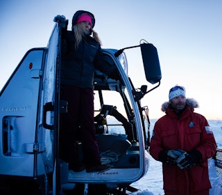 SNØBØNDER: Årets sommer har vært god for Stryn Sommerski. Til venstre er daglig leder Nina Lensebakken, og til høyre eier Idar Aaboen. Foto: Anki Grøthe Stryn Sommerski Nina Lensebakken