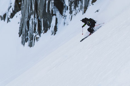 UTENBYGDES: Svenske Jacob Wester har bodd i Chamonix i mange på – blant annet fordi der kan du (på dager med bedre føre enn denne) kjøre laps med nesten 3000 høydemeter bratt pudder. Foto: Henrik Ulleland UTENBYGDES: Svenske Jacob Wester har bodd i Chamonix i mange på – blant annet fordi der kan du (på dager med bedre føre enn denne) kjøre laps med nesten 3000 høydemeter bratt pudder. Foto: Henrik Ulleland