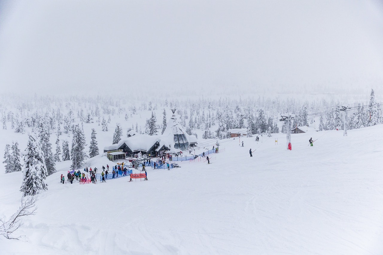 SKRED: Tre skikjørere skal ha blitt tatt i et skred på Høgevarde i Flå. Her fra skianlegget rett etter nyttår. Foto: Andreas Løve Storm Fausko Høgevarde