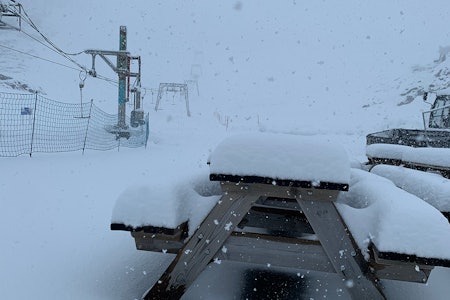 NYSNØ: Slik så det ut på Folgefonna fredag morgen. Foto: Folgefonna Folgefonna