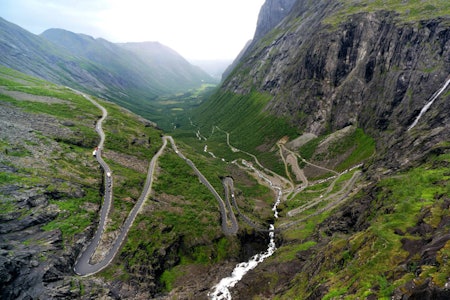 TURTIPS: Trollstigen byr på mange fine muligheter. Her er gode tips til hva du bør gjøre ved den populære veien. Foto: Holger Uwe Schmitt Trollstigen