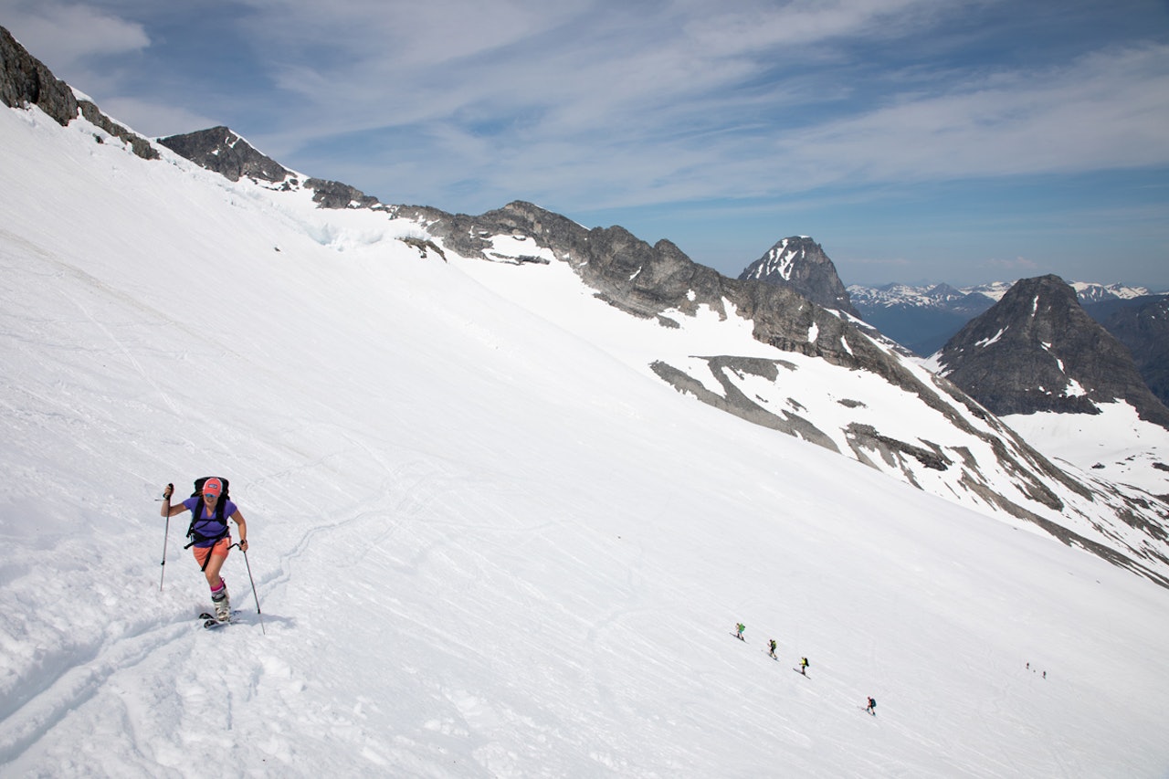 SOMMERSKI-KLASSIKER: Alnestind er en populær, relativt enkel og veldig fin topptur som ikke er alt for lang fra Trollstigen. Arkivfoto: Tore Meirik trollstigen topptur
