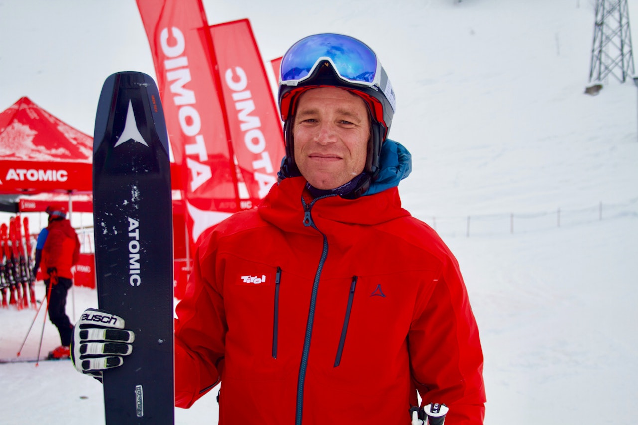 ALPINSTJERNE: Fri Flyt stod på ski med alpinlegenden Benjamin Raich. Foto: Magnus Hovden Utkilen