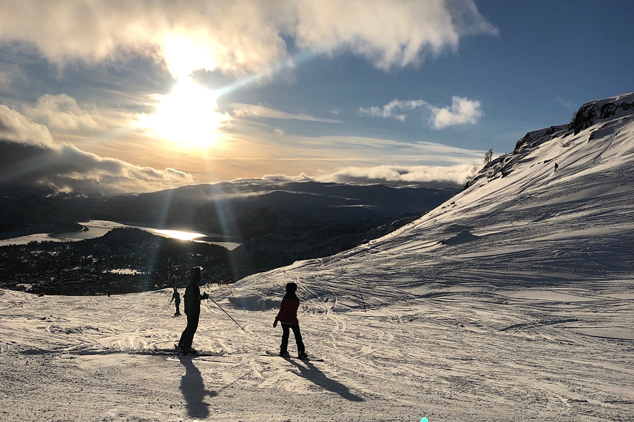 NYSNØ: Hovden Alpinsenter er blant skianleggene som nå kan vente seg et bra snøfall. Bildet tatt 22. desember i år. Foto: Anders Holtet Snøfall Hovden