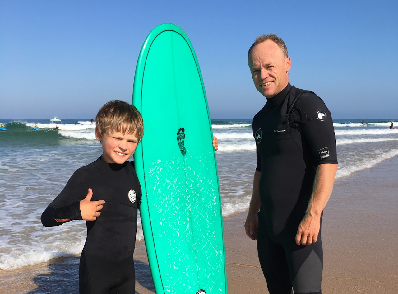 FAMILIEFERIE: Stian Hagen er sannsynligvis en temmelig kul pappa, blant annet fordi han drar på surfeferie i franske Hossegor med kidsa. Foto: Privat FAMILIEFERIE: Stian Hagen er sannsynligvis en temmelig kul pappa, blant annet fordi han drar på surfeferie i franske Hossegor med kidsa. Foto: Privat