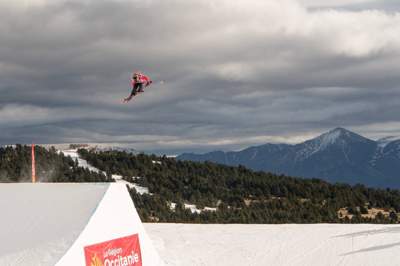 ENESTE KVINNE: Johanne Killi er på plass i franske Font Romeu, hvor hun er eneste norske kvinne som kjører helgens verdenscuprunde i slopestyle. Foto: Christoffer Schach ENESTE KVINNE: Johanne Killi er på plass i franske Font Romeu, hvor hun er eneste norske kvinne som kjører helgens verdenscuprunde i slopestyle. Foto: Christoffer Schach