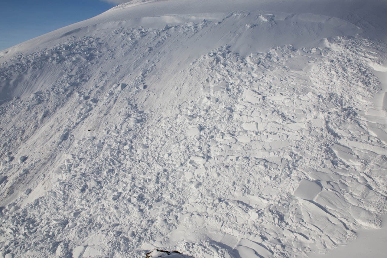 KREVENDE FORHOLD I LOFOTEN OG VESTERÅLEN: Skredvarslingstjenesten varsom.no advarer mot økende skredfare etter at flere naturlig utløste skred er observert i Lofoten og Vesterålen. Arkivfoto: Tore Meirik KREVENDE FORHOLD I LOFOTEN OG VESTERÅLEN: Skredvarslingstjenesten varsom.no advarer mot økende skredfare etter at flere naturlig utløste skred er observert i Lofoten og Vesterålen. Arkivfoto: Tore Meirik