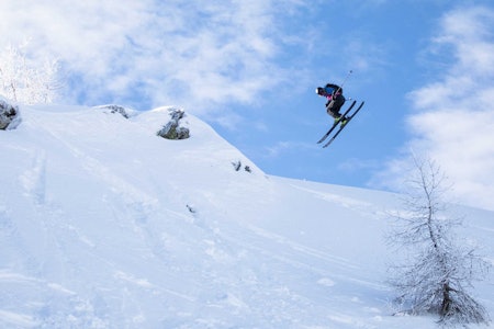 IMPONERENDE SESONGSTART: Stinius Hoseth Skjøtskift fortsetter konkurransesesongen der han slapp i fjor. Her spinner han inn til andreplass i første konkurranse under Verbier Freeride Week. Foto: FWQ IMPONERENDE SESONGSTART: Stinius Hoseth Skjøtskift fortsetter konkurransesesongen der han slapp i fjor. Her spinner han inn til andreplass i første konkurranse under Verbier Freeride Week. Foto: FWQ