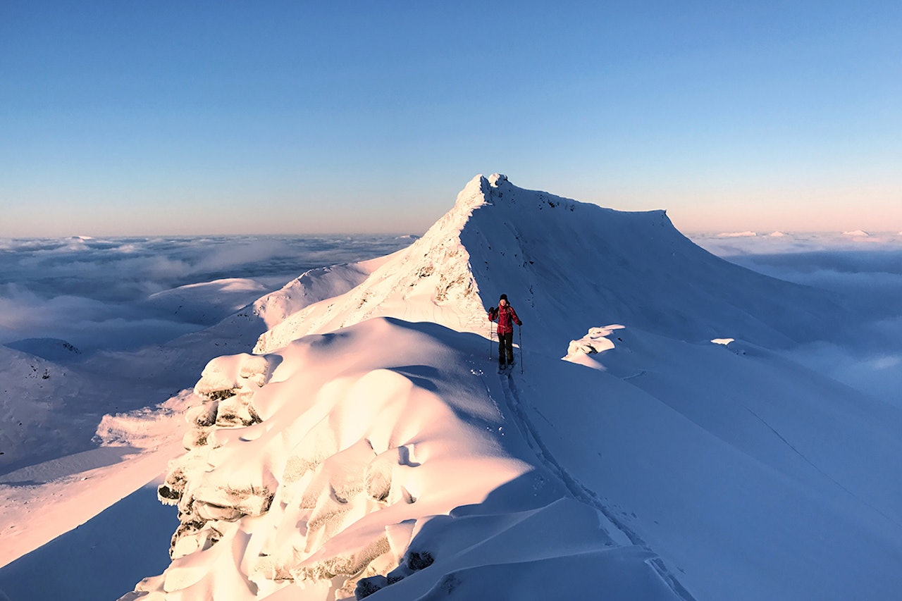 PÅ TOPPEN: Slik så Trolltind ut i helga. Foto: Torstein Svendsgaard PÅ TOPPEN: Slik så Trolltind ut i helga. Foto: Torstein Svendsgaard