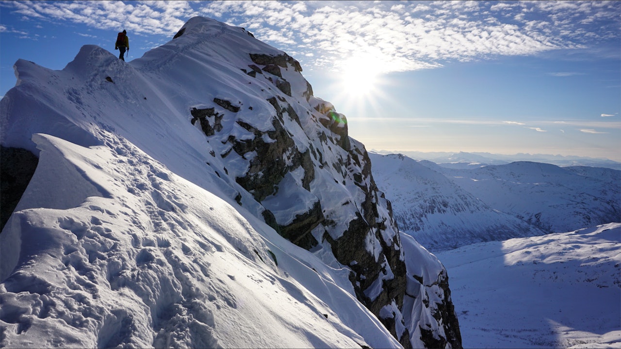VINNERBILDE: Fra Djeveltanna på Kvaløya. Foto: Jøran Dahlhaug. VINNERBILDE: Fra Djeveltanna på Kvaløya. Foto: Jøran Dahlhaug.