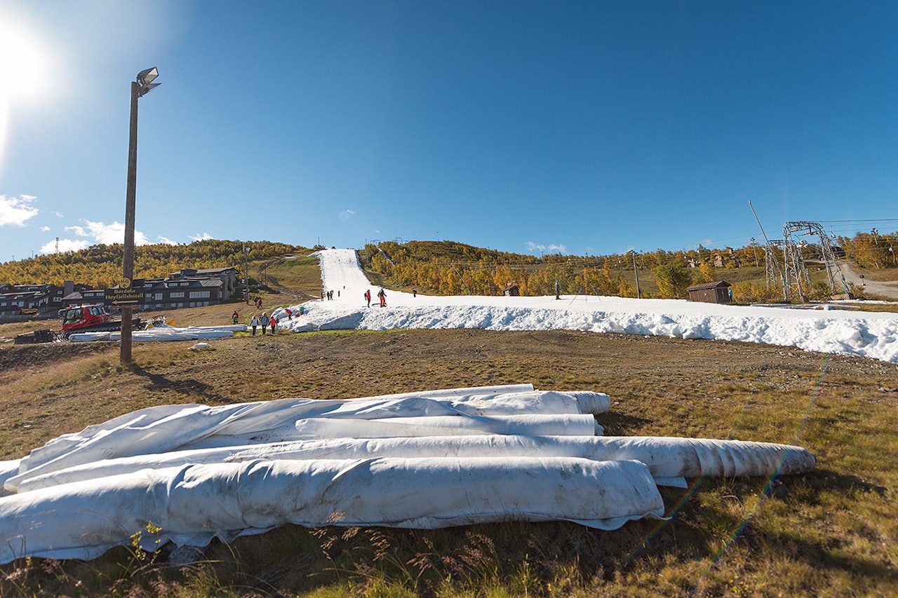 ÅPNER TIDLIG: Geilo er stort sett alltid et av anleggene som åpner først. Nå kan en kunstig isbre gjøre det åpent hele året. Foto: Emil Eriksson ÅPNER TIDLIG: Geilo er stort sett alltid et av anleggene som åpner først. Nå kan en kunstig isbre gjøre det åpent hele året. Foto: Emil Eriksson