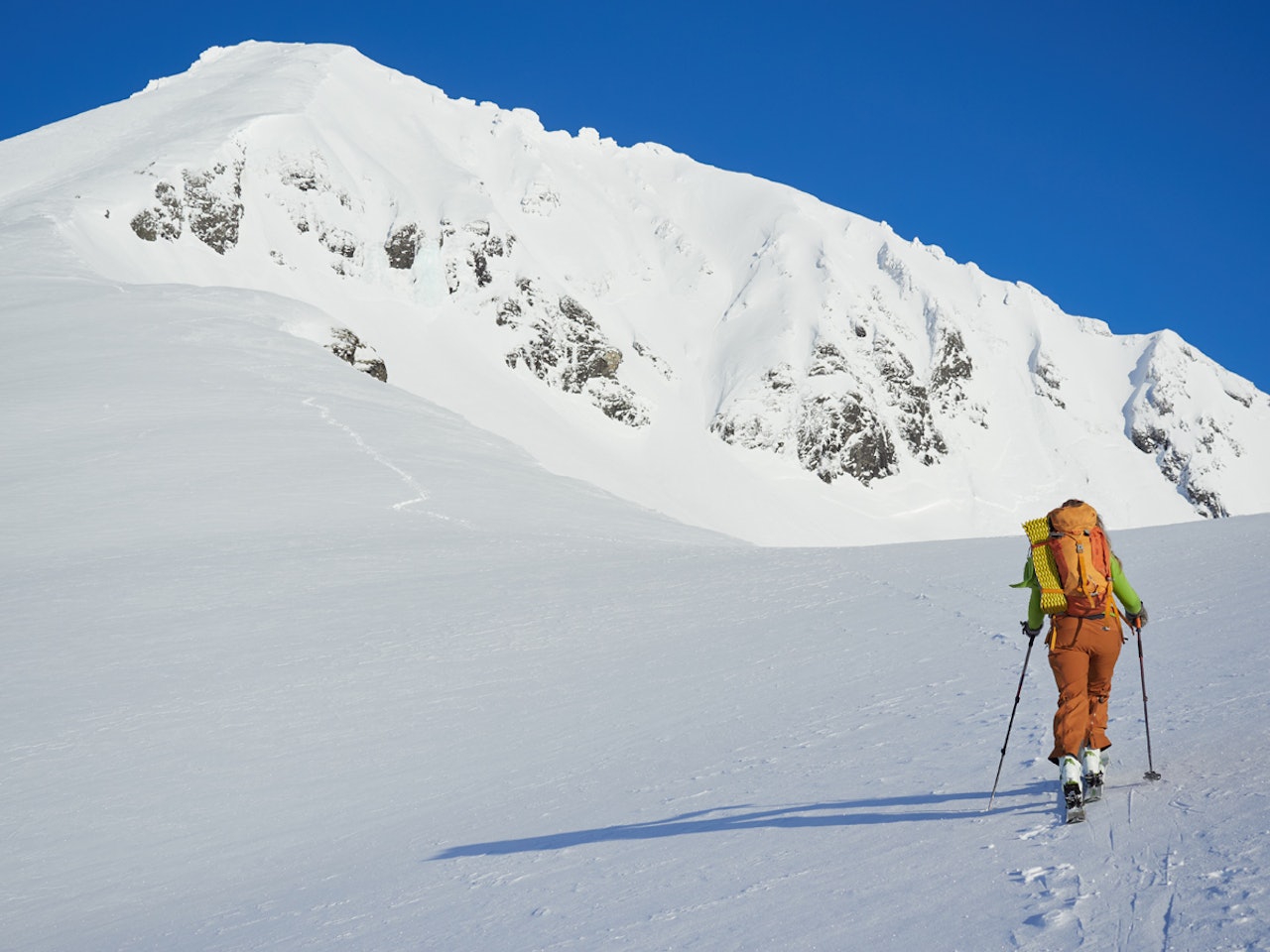 SØNDAGSTUR PÅ EN LØRDAG: Ragnhild Urtegård Haugen på vei mot flotte Saudehornet ved Ørsta en nydelig lørdag i februar. Foto: Timme Ellingjord SØNDAGSTUR PÅ EN LØRDAG: Ragnhild Urtegård Haugen på vei mot flotte Saudehornet ved Ørsta en nydelig lørdag i februar. Foto: Timme Ellingjord
