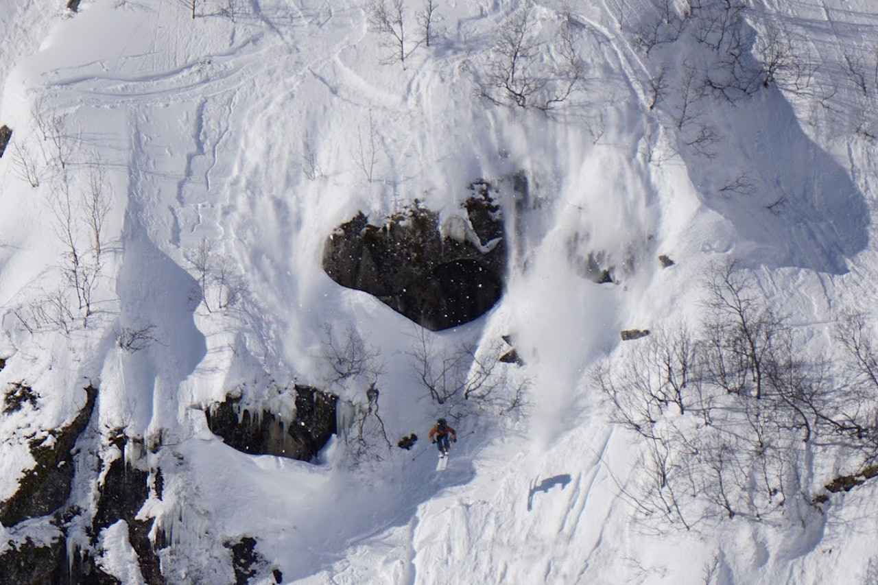 GIKK STORT: Stinius Skjøtskift sendte en stor 360 i starten av sitt run, i tillegg til et svært dropp. Foto: Leif Andre Enevoldsen GIKK STORT: Stinius Skjøtskift sendte en stor 360 i starten av sitt run, i tillegg til et svært dropp. Foto: Leif Andre Enevoldsen