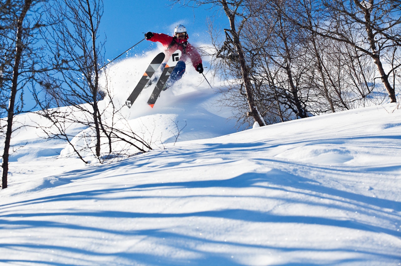 VANLIG HODEPLAGG: Hjelm er ikke uvanlig på frikjørere i Norge, og nå blir det påbudt i to norske skisentre. Arkivfoto: Christian Nerdrum Kongsberg hovden skisenter hjelm påbudt