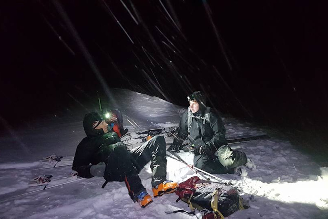 PÅ TOPPTUR: Gjengen gikk tur på Paviljongen Roalden på Strandatrekket tirsdag kveld. Foto: Per Eivind Vågnes PÅ TOPPTUR: Gjengen gikk tur på Paviljongen Roalden på Strandatrekket tirsdag kveld. Foto: Per Eivind Vågnes