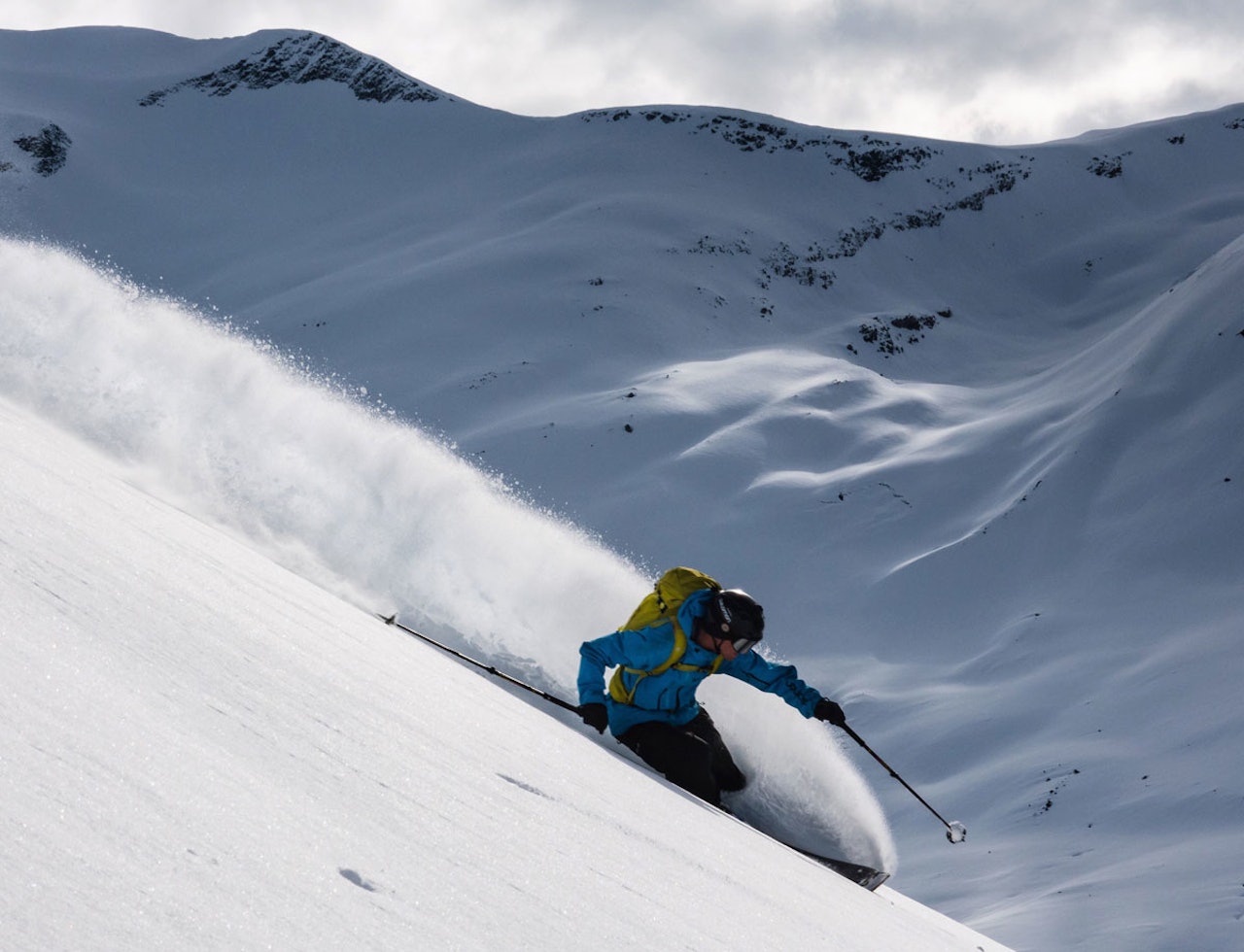 LETT TILGJENGELIG: Sånn var forholdene på Stigbotnhornet ved Trollstigen tirsdag denne uka – men da måtte Robert Aaring og kompani sykle opp. Torsdag morgen åpner veien! Foto: Nikolai Schirmer LETT TILGJENGELIG: Sånn var forholdene på Stigbotnhornet ved Trollstigen tirsdag denne uka – men da måtte Robert Aaring og kompani sykle opp. Torsdag morgen åpner veien! Foto: Nikolai Schirmer