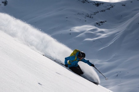 LETT TILGJENGELIG: Sånn så det ut i 2019 for Robert Aaring noen dager før Trollstigen åpnet på Stigbotnhornet ved Trollstigen, som måtte sykle opp den stengte veien. Foto: Nikolai Schirmer LETT TILGJENGELIG: Sånn så det ut i 2019 for Robert Aaring noen dager før Trollstigen åpnet på Stigbotnhornet ved Trollstigen, som måtte sykle opp den stengte veien. Foto: Nikolai Schirmer