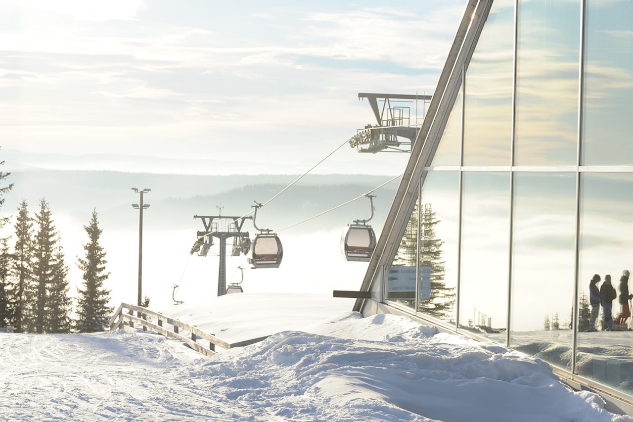 STOPPET: Gondolen i Hafjell stanset søndag ettermiddag. Foto: Hafjell Alpinsenter