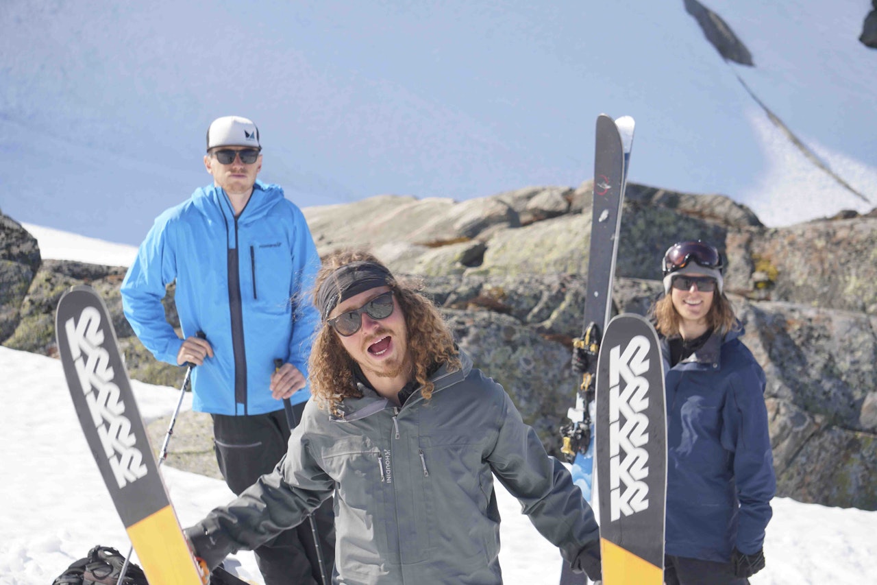 GOD, STABIL OG FILMVENNLIG SNØ: Mangelvare. Humør: Plenty. Her ser du fotograf Bård Basberg, Sondre Loftsgarden og Even Sigstad under innspillingen. Bilde: Fimbul GOD, STABIL OG FILMVENNLIG SNØ: Mangelvare. Humør: Plenty. Her ser du fotograf Bård Basberg, Sondre Loftsgarden og Even Sigstad under innspillingen. Bilde: Fimbul