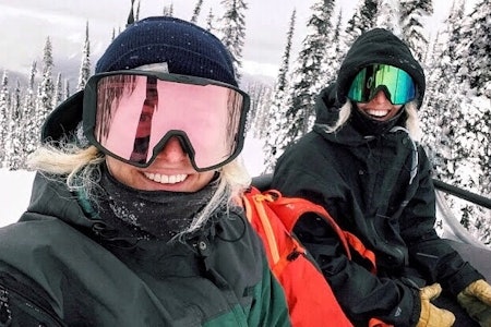 DRAR PÅ: Tonje Kvivik (til venstre) er en av tre kjørere i gjengen The Blondes - og hun kjører bedre enn de aller fleste. DRAR PÅ: Tonje Kvivik (til venstre) er en av tre kjørere i gjengen The Blondes - og hun kjører bedre enn de aller fleste.