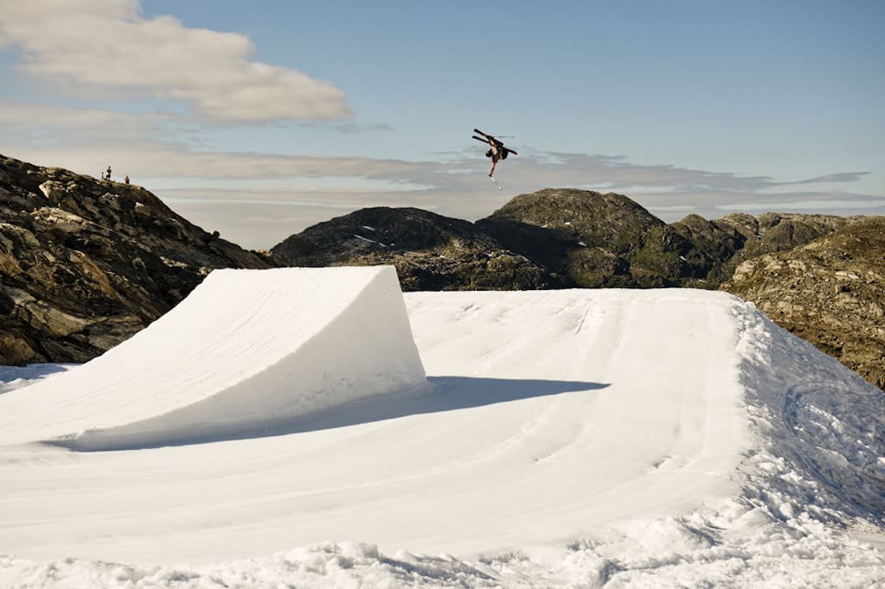 ÅPNER PLASTER-PÅ-SÅRET-PARK: Sommerskisenteret på Folgefonna lager egen park som plaster på såret til de som egentlig skulle på Open Klasse! Arkivfoto: Marton Innerdal Dalen ÅPNER PLASTER-PÅ-SÅRET-PARK: Sommerskisenteret på Folgefonna lager egen park som plaster på såret til de som egentlig skulle på Open Klasse! Arkivfoto: Marton Innerdal Dalen