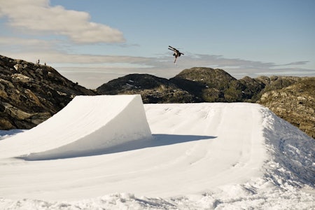 ÅPNER PLASTER-PÅ-SÅRET-PARK: Sommerskisenteret på Folgefonna lager egen park som plaster på såret til de som egentlig skulle på Open Klasse! Arkivfoto: Marton Innerdal Dalen ÅPNER PLASTER-PÅ-SÅRET-PARK: Sommerskisenteret på Folgefonna lager egen park som plaster på såret til de som egentlig skulle på Open Klasse! Arkivfoto: Marton Innerdal Dalen