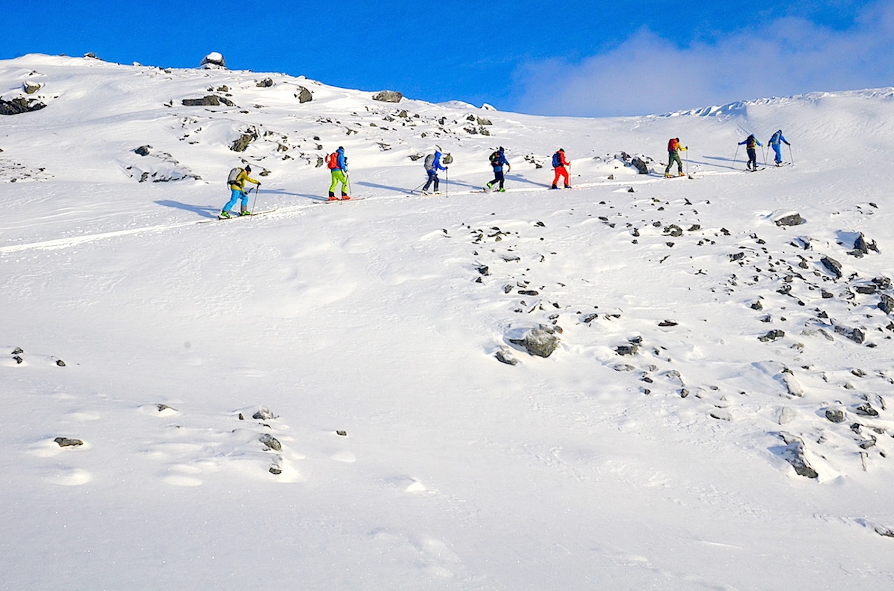 ENDELIG VINTER: På vei opp mot Veslbreatinden i Jotunheimen fra Krossbu ved Sognefjellsvegen. Foto: Erlend Sande ENDELIG VINTER: På vei opp mot Veslbreatinden i Jotunheimen fra Krossbu ved Sognefjellsvegen. Foto: Erlend Sande