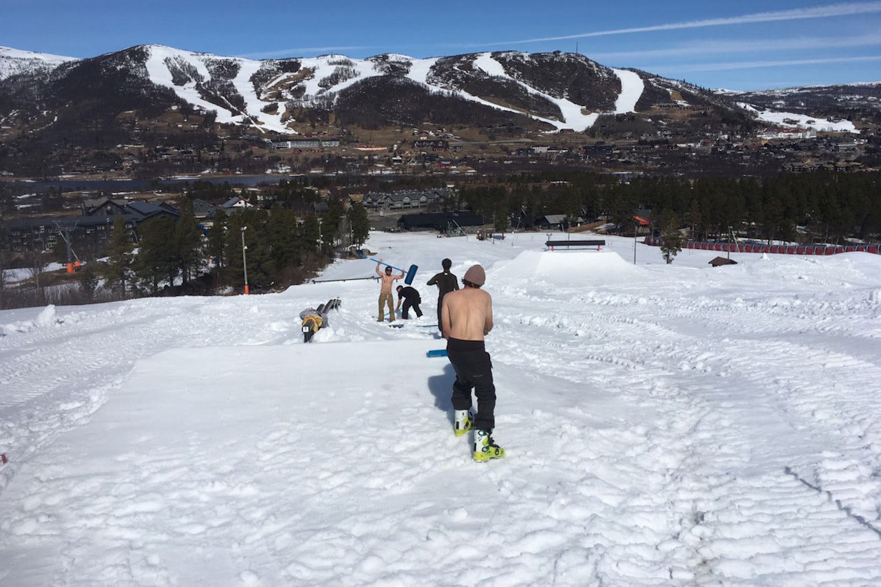 SOL OG SLØSJ: Det blir strålende vær på Geilo. Foto: Clint Butcher SOL OG SLØSJ: Det blir strålende vær på Geilo. Foto: Clint Butcher