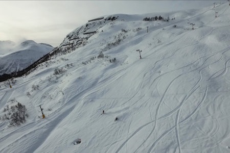 DRØMMEN FOR MANGE: Arena Overøye holder et stort parti mellom heisen og bakken upreparert. Helt greit for Karsten Gefle og Jon Larsson... Bilde: Frode Færøy DRØMMEN FOR MANGE: Arena Overøye holder et stort parti mellom heisen og bakken upreparert. Helt greit for Karsten Gefle og Jon Larsson... Bilde: Frode Færøy