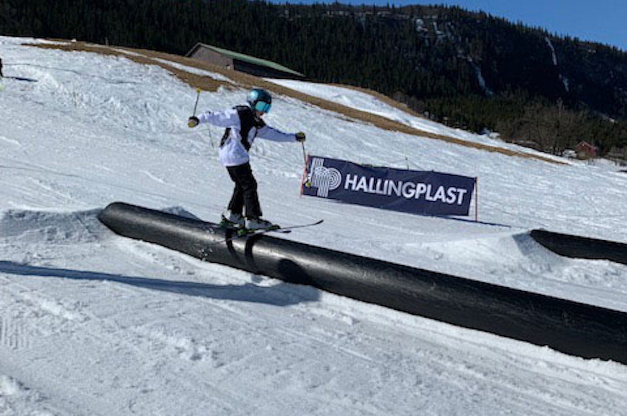 JUNIOR SLOPESTYLE: Topp forhold og stemning under Junior Påskeshredd i Ål i påska. JUNIOR SLOPESTYLE: Topp forhold og stemning under Junior Påskeshredd i Ål i påska.