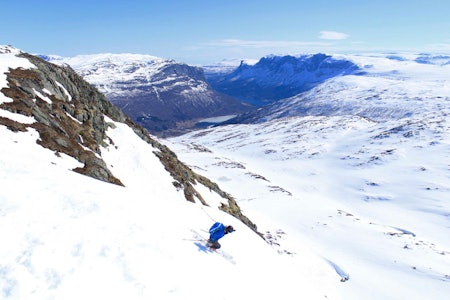 TØFT TERRENG: Vetle Dirdal på vei ned tredjerenna. Foto: Magnus Utkilen TØFT TERRENG: Vetle Dirdal på vei ned tredjerenna. Foto: Magnus Utkilen