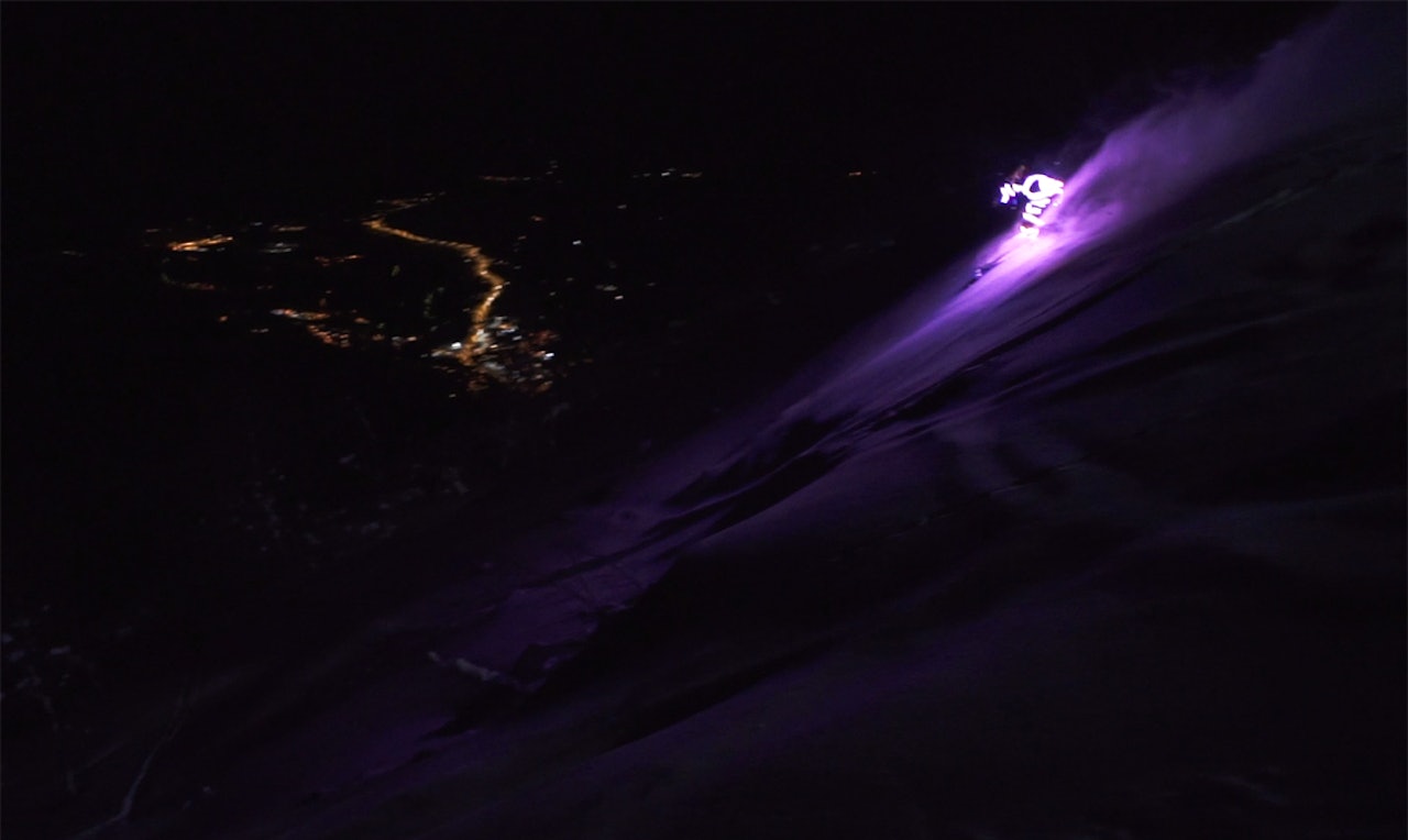 VOSS BY NIGHT: ...ja, i kombinasjon med en LED-kledt Elias Dalholt Kvarekvål. VOSS BY NIGHT: ...ja, i kombinasjon med en LED-kledt Elias Dalholt Kvarekvål.