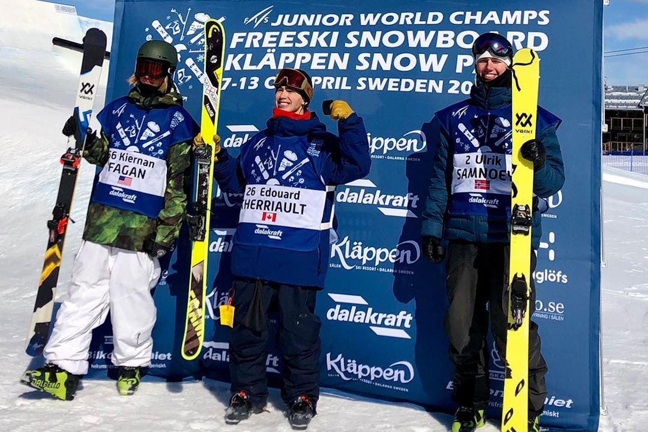 IMPONERTE I JUNIOR VM: Ulrik Samnøy (til høyre) tok tredjeplassen i Junior-VM i slopestyle torsdag. Foto: Nor Freeski