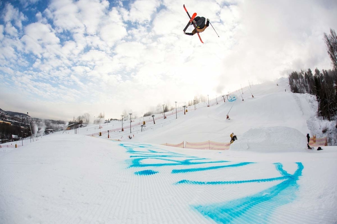 KUTTER: Mang en norsk jibbeprofil har vokst opp i Kirkerudbakken. Landslagskjører Felix Usterud er en av dem. Nå kan han og resten av familien herje i Kirkerud for en mindre penge enn før. Foto: Andreas Løve Storm Fausko KUTTER: Mang en norsk jibbeprofil har vokst opp i Kirkerudbakken. Landslagskjører Felix Usterud er en av dem. Nå kan han og resten av familien herje i Kirkerud for en mindre penge enn før. Foto: Andreas Løve Storm Fausko
