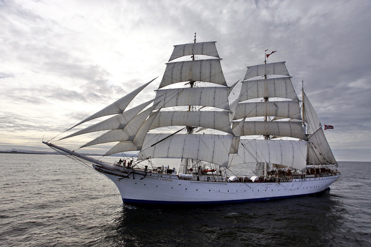 FRAKTER: 120 heldige gjester får gå om bord i Statsraad Lehmkuhl en helg i mai. Foto: Stiftelsen Seilskipet Statsraad Lehmkuhl FRAKTER: 120 heldige gjester får gå om bord i Statsraad Lehmkuhl en helg i mai. Foto: Stiftelsen Seilskipet Statsraad Lehmkuhl