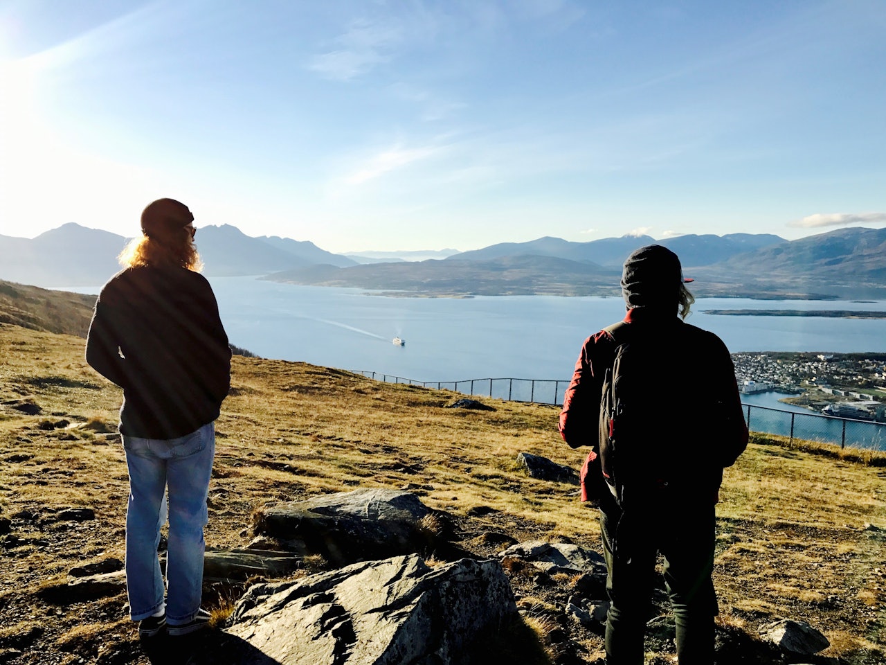 UTSIKT: Nikolai Nygaard og Brynjar Åmot nyter utsikten. Foto: Bård Basberg UTSIKT: Nikolai Nygaard og Brynjar Åmot nyter utsikten. Foto: Bård Basberg