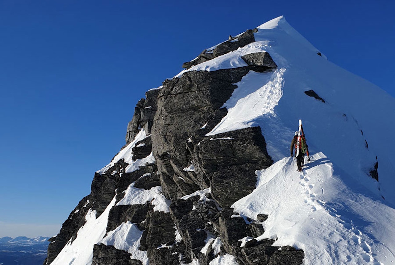 VINNER: Dette er ett av de to bildene fra Nordmøre som sikra Kristian Pettersen seieren denne uka. Foto: Kristian Pettersen VINNER: Dette er ett av de to bildene fra Nordmøre som sikra Kristian Pettersen seieren denne uka. Foto: Kristian Pettersen
