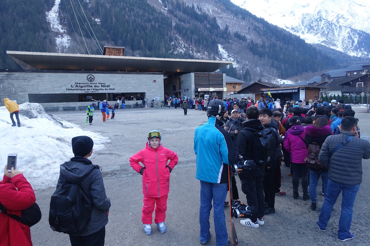 POPULÆRT: Gondolen til Aiguille du Midi er en av verdens mest populære heiser, med eviglang kø og skyhøye priser i høysesongen. Foto: Tore Meirik POPULÆRT: Gondolen til Aiguille du Midi er en av verdens mest populære heiser, med eviglang kø og skyhøye priser i høysesongen. Foto: Tore Meirik