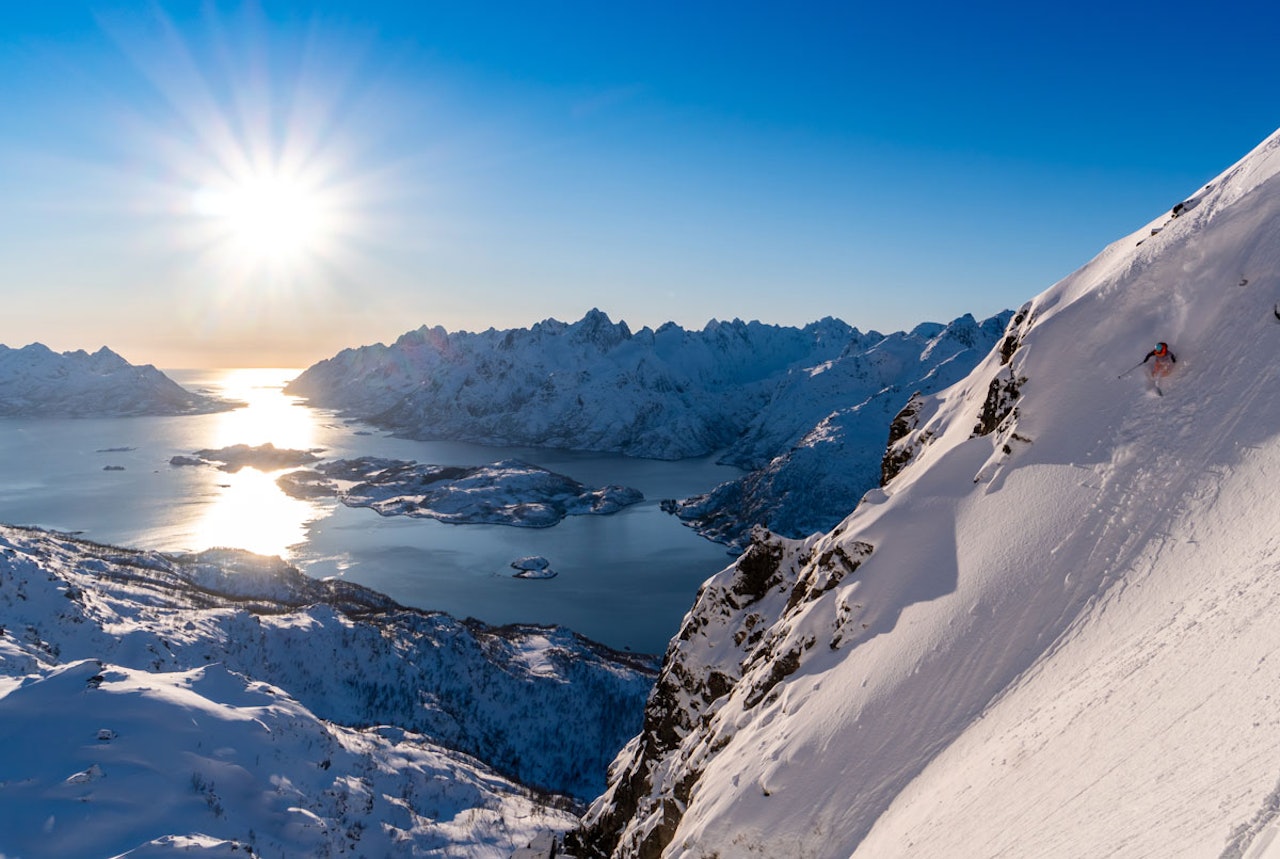 IKKE FEIL: Det er ganske greit å ha fjell som dette i en armlengdes avstand fra stua. Foto: Signar André Nilsen IKKE FEIL: Det er ganske greit å ha fjell som dette i en armlengdes avstand fra stua. Foto: Signar André Nilsen