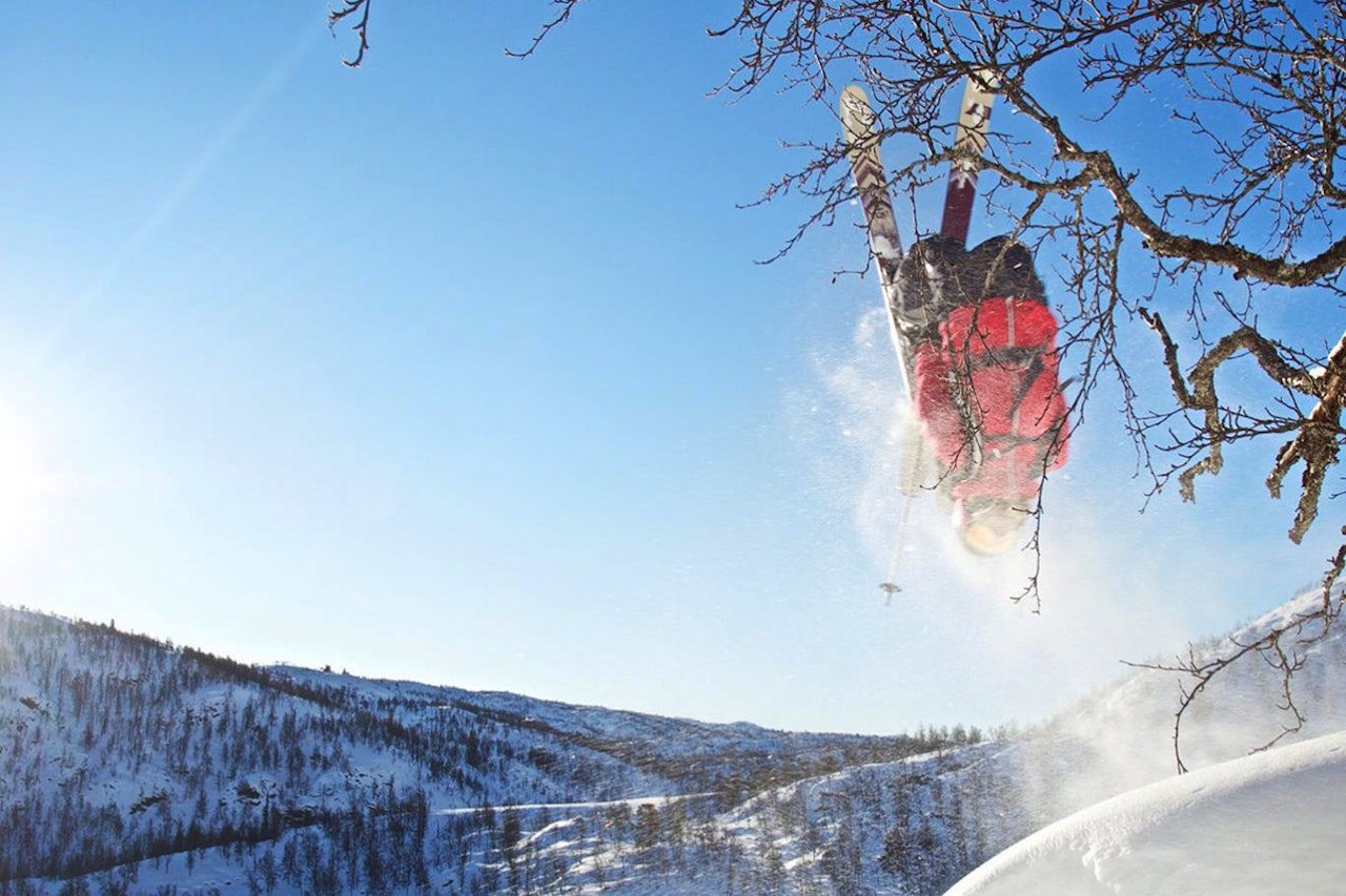 SPESIAL: HSG-elev og juniorverdensmester Synnøve Medhus er selvsagt godt u gang med backflipsesongen. SPESIAL: HSG-elev og juniorverdensmester Synnøve Medhus er selvsagt godt u gang med backflipsesongen.