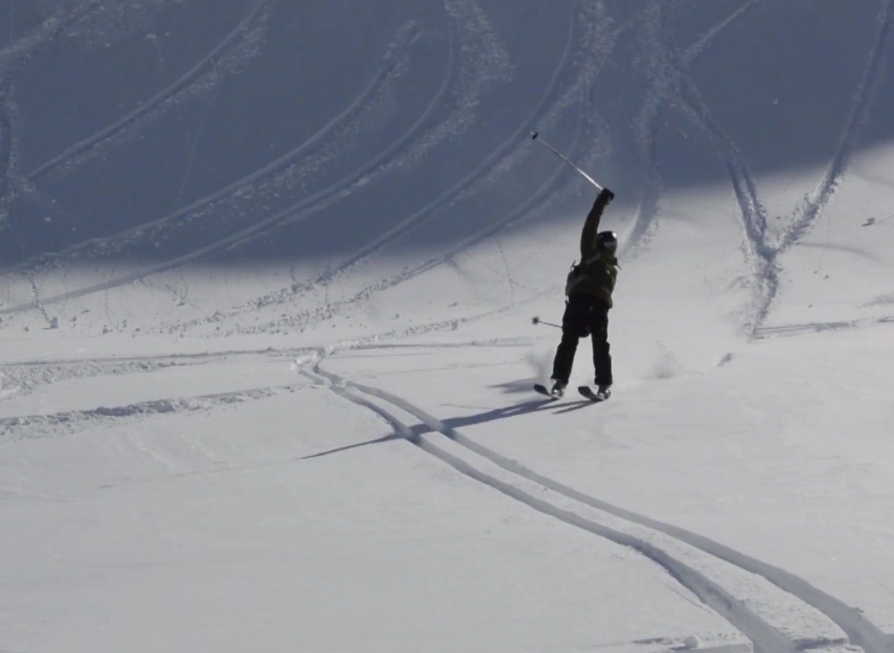 CLAIM: Hvorfor Hørthe kaster hånda i været, blir klart når du ser editen hans ... Bilde: Screengrab CLAIM: Hvorfor Hørthe kaster hånda i været, blir klart når du ser editen hans ... Bilde: Screengrab