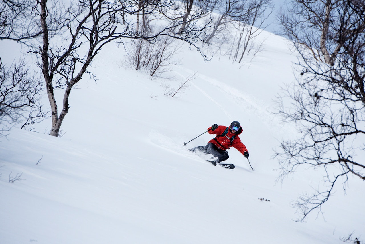 NYSNØ: Oppdal fikk mye nysnø sammen med sterk vind denne uka, etterfulgt av temperaturøkning. Det ga fint skiføre på torsdag, men økt skredfare. Lenger vest og sør er forholdene enda skumlere fram mot helgen. Foto: Martin Innerdal Dalen NYSNØ: Oppdal fikk mye nysnø sammen med sterk vind denne uka, etterfulgt av temperaturøkning. Det ga fint skiføre på torsdag, men økt skredfare. Lenger vest og sør er forholdene enda skumlere fram mot helgen. Foto: Martin Innerdal Dalen