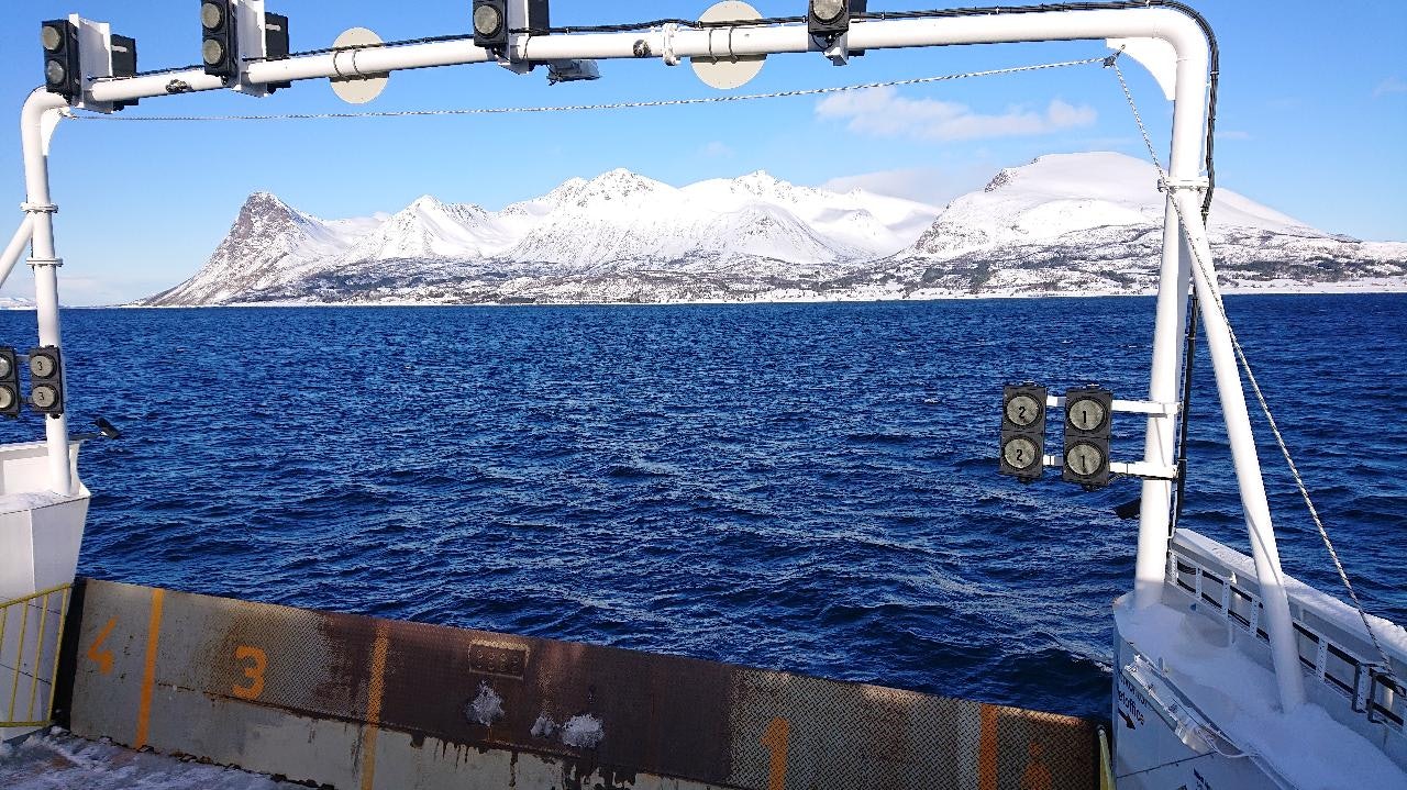 GRYTØYA: Her er Grytøya sett fra ferga til Harstad. Skredet skal ha gått nærme fergeleiet. Bilde: Erlend Sande GRYTØYA: Her er Grytøya sett fra ferga til Harstad. Skredet skal ha gått nærme fergeleiet. Bilde: Erlend Sande