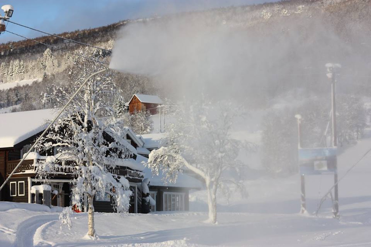 BJORLI: Masse kunstsnø og masse natursnø på Bjorli, som starter heisene til helga. BJORLI: Masse kunstsnø og masse natursnø på Bjorli, som starter heisene til helga.