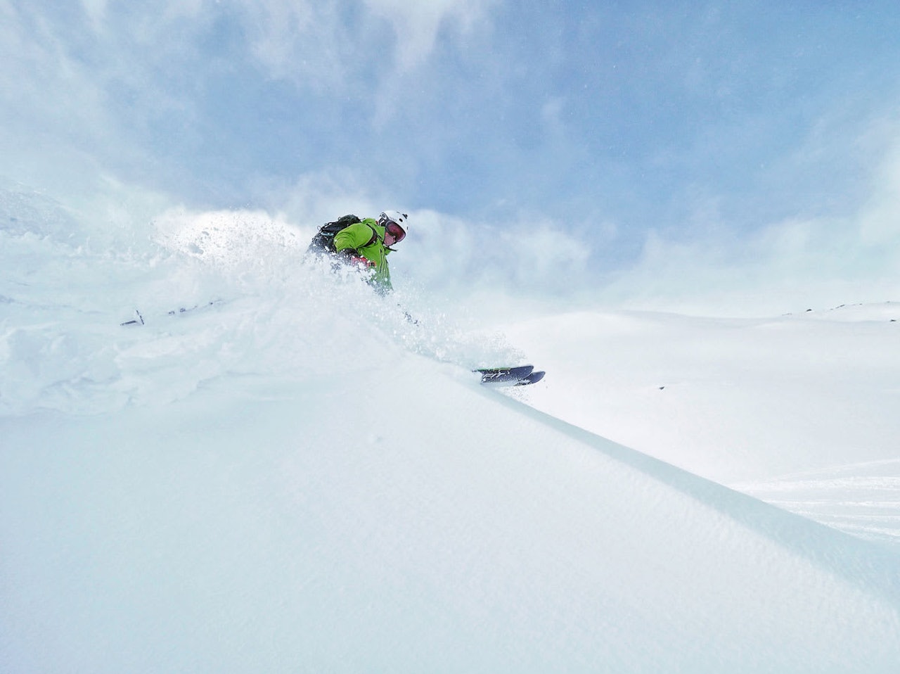 BEST DENNE UKA: Dette er bildet som vant ukens konkurranse. Rolf Jørgensen kjører fersk pudder i Vågslid. Foto: Kenneth Blom BEST DENNE UKA: Dette er bildet som vant ukens konkurranse. Rolf Jørgensen kjører fersk pudder i Vågslid. Foto: Kenneth Blom