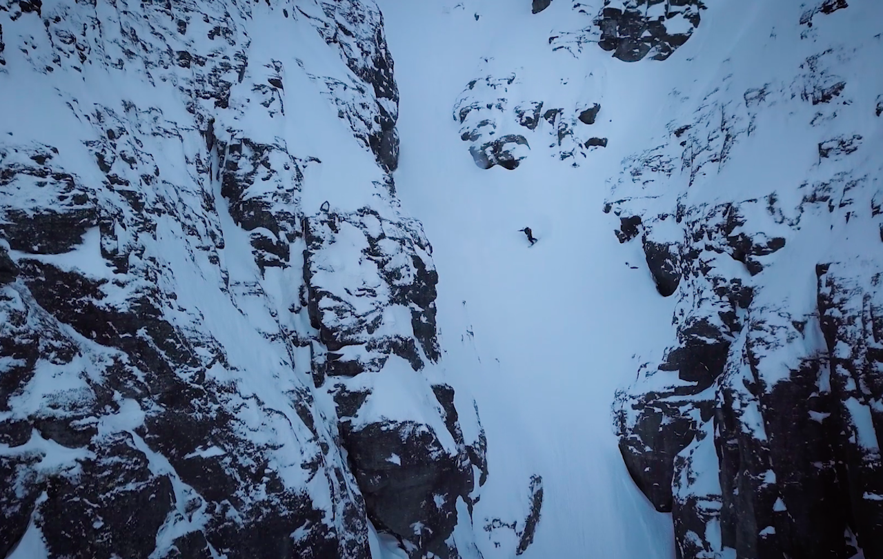 THE MONSTER: Eirik Verlo på veg ned den 700 meter lange renna. Foto: skjermdump