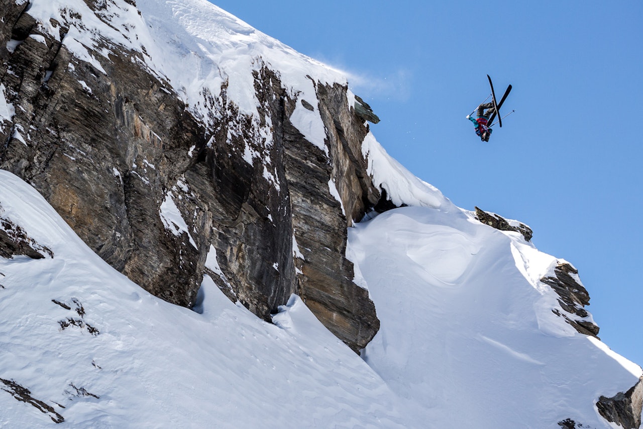 LEGENDE: Ingen nålevende frikjører er så kjent og så god som Seth Morrison (42). Her er han på typisk vis opp/ned i Zermatt under Skier´s Cup i 2014. Foto: Jeremy Bernard
