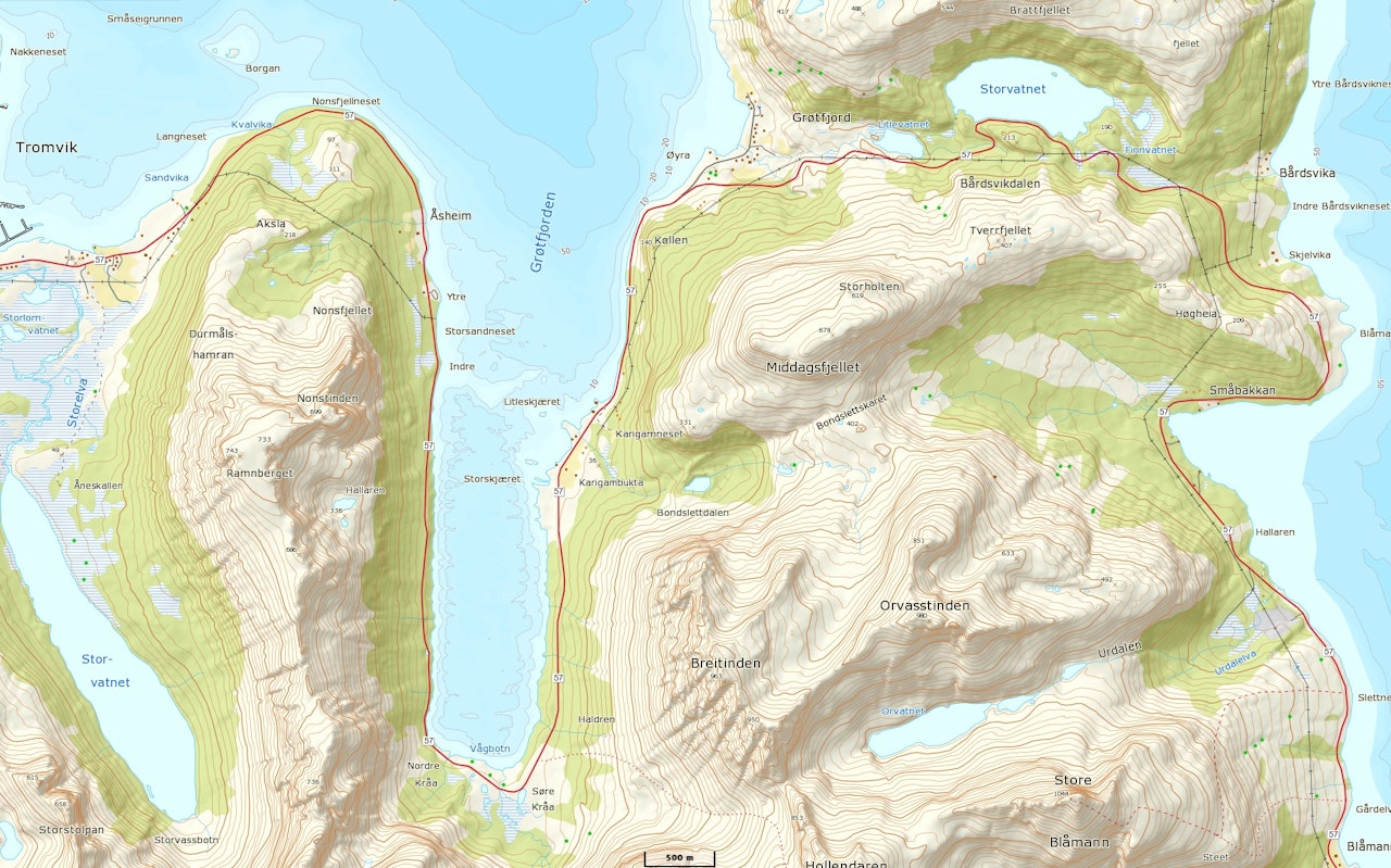 BRATT: Ulykken skjedde i Nonstinden vest for Grøtfjorden. BRATT: Ulykken skjedde i Nonstinden vest for Grøtfjorden.