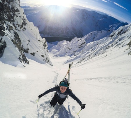 MESTER: Nikolai Schirmer er ikke bare sjeldent god til å kjøre ski i snø. Han er sjeldent god til å finne sjeldent god snø også. Foto: Krister Furnes Kopala